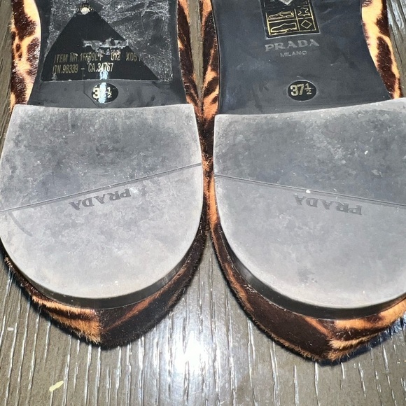 Prada leopard print flats 37 1/2 preowned excellent condition. Authentic - Picture 8 of 8